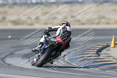 media/Dec-01-2025-Moto Forza (Mon) [[2daa91e15f]]/1-Advanced Group/Session 2 Turn 11 Backside/